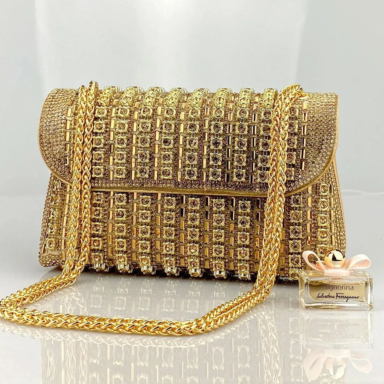 Grace | Luxurious Clutch Bag with Gold Accents for Elegant Evenings