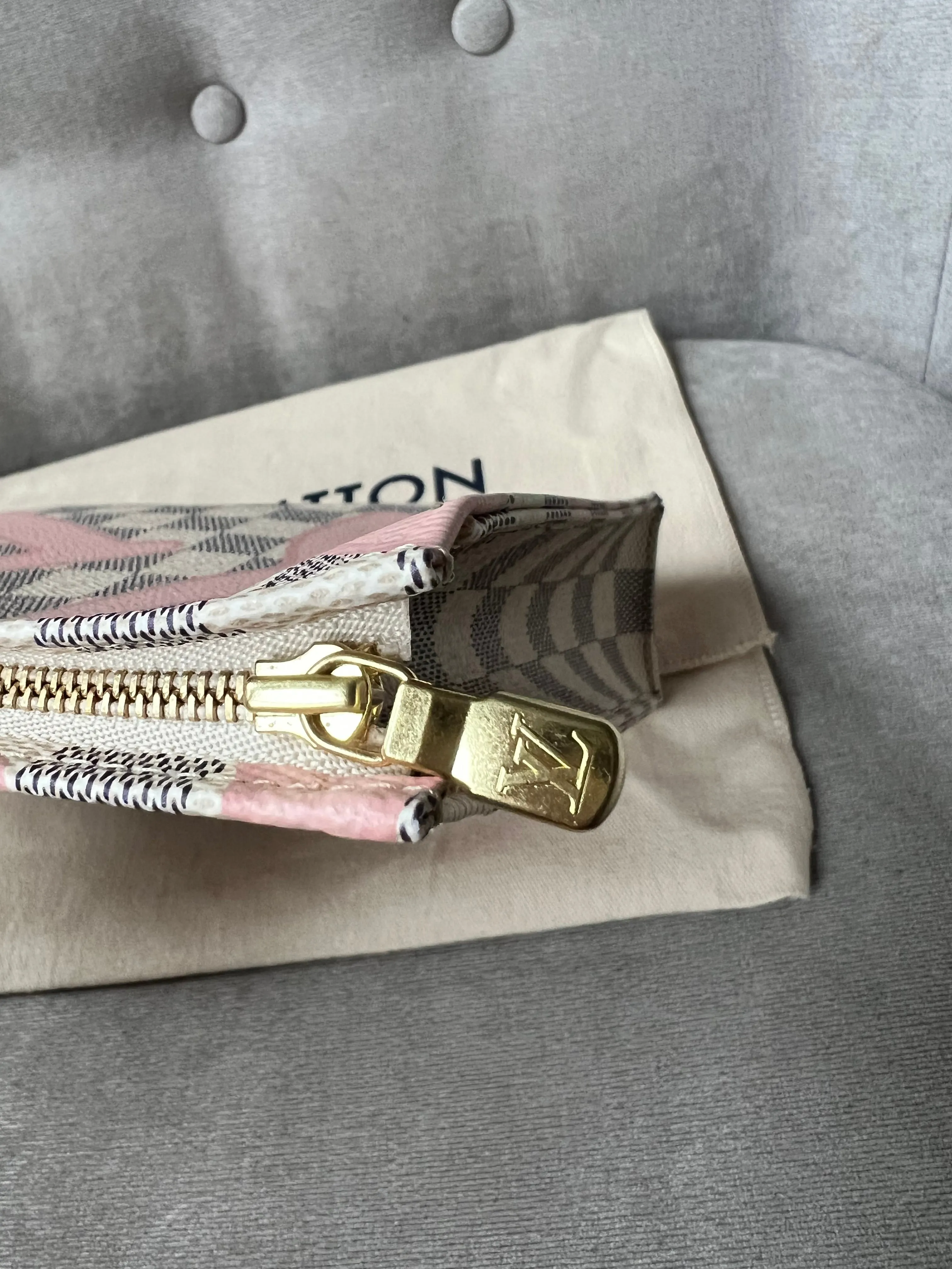 Louis Vuitton Toiletry Pouch 26 Damier Azur Tahitienne