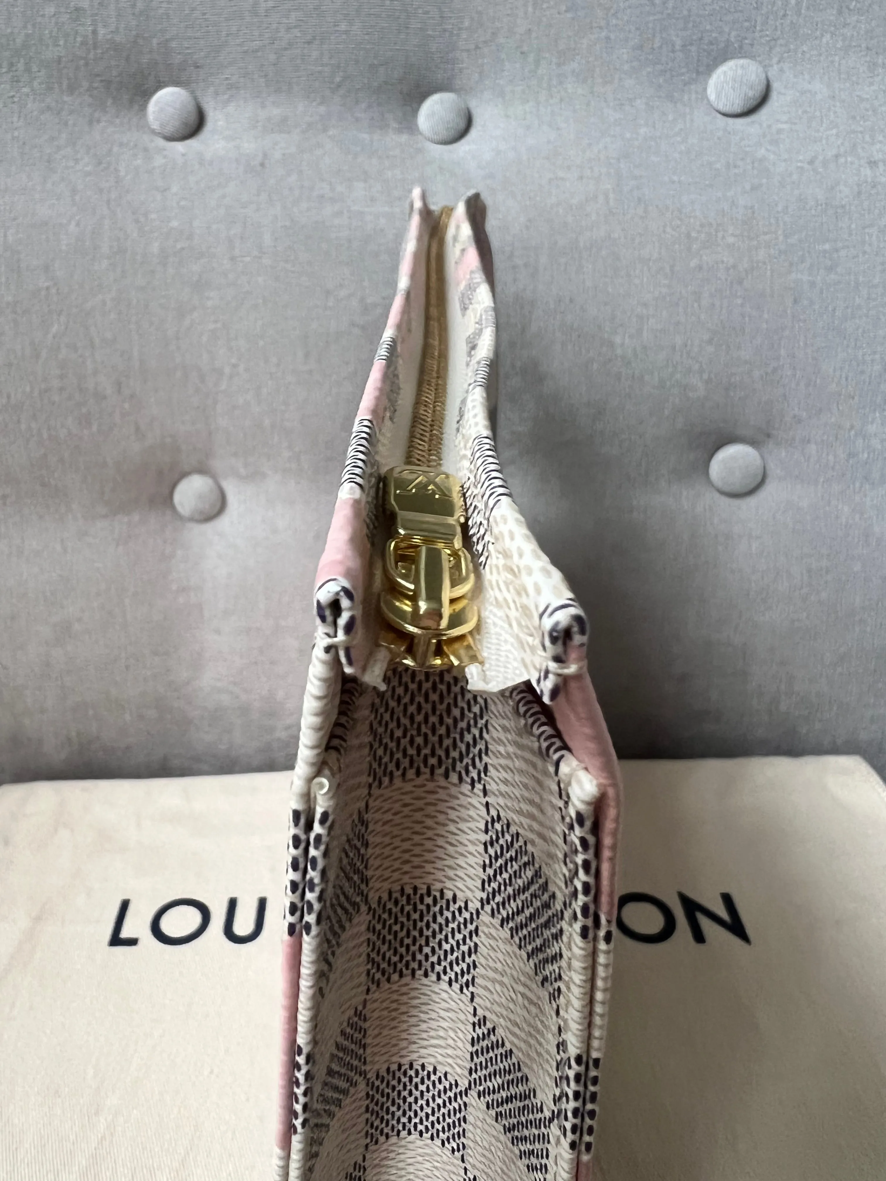 Louis Vuitton Toiletry Pouch 26 Damier Azur Tahitienne