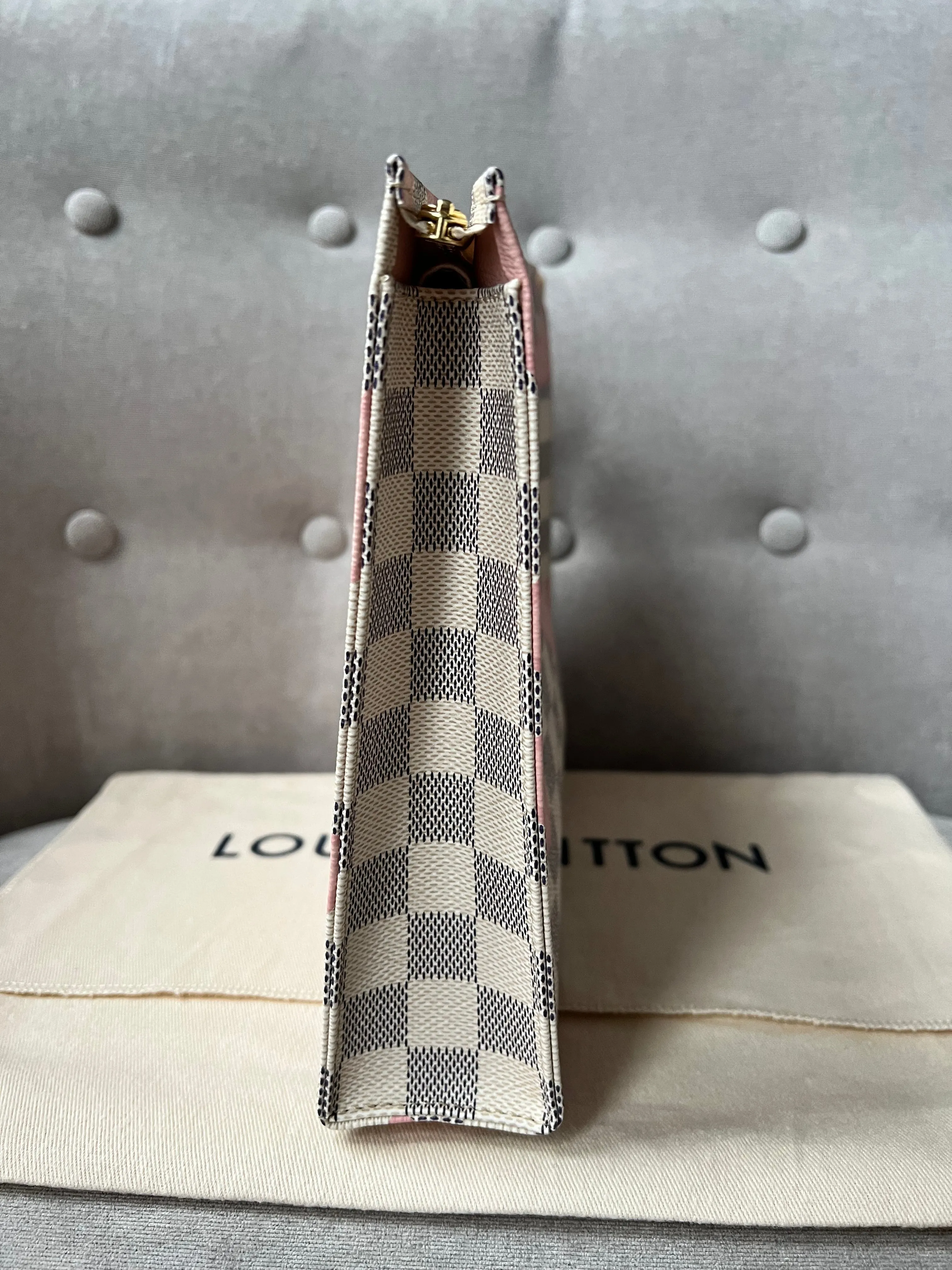 Louis Vuitton Toiletry Pouch 26 Damier Azur Tahitienne