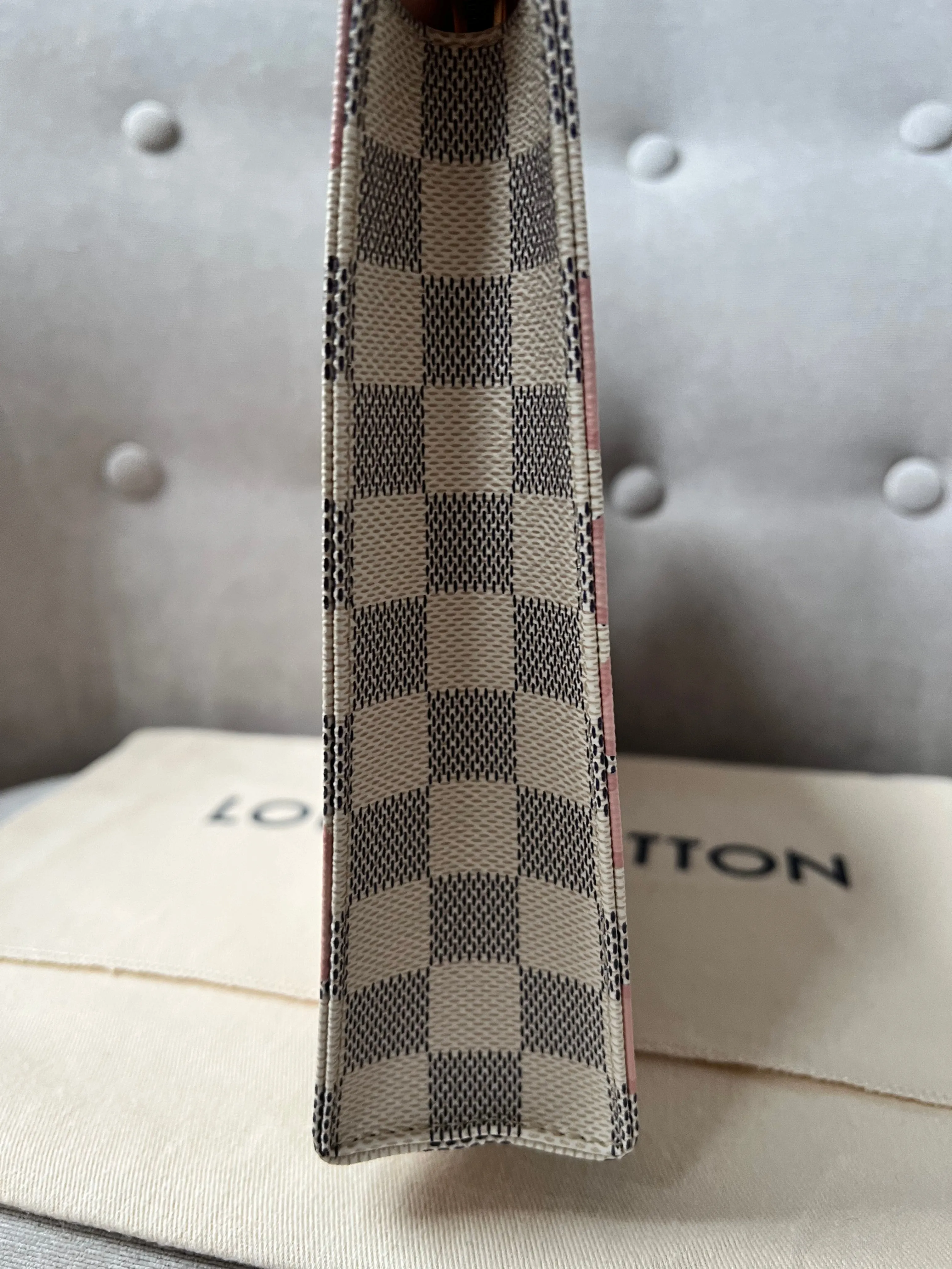 Louis Vuitton Toiletry Pouch 26 Damier Azur Tahitienne