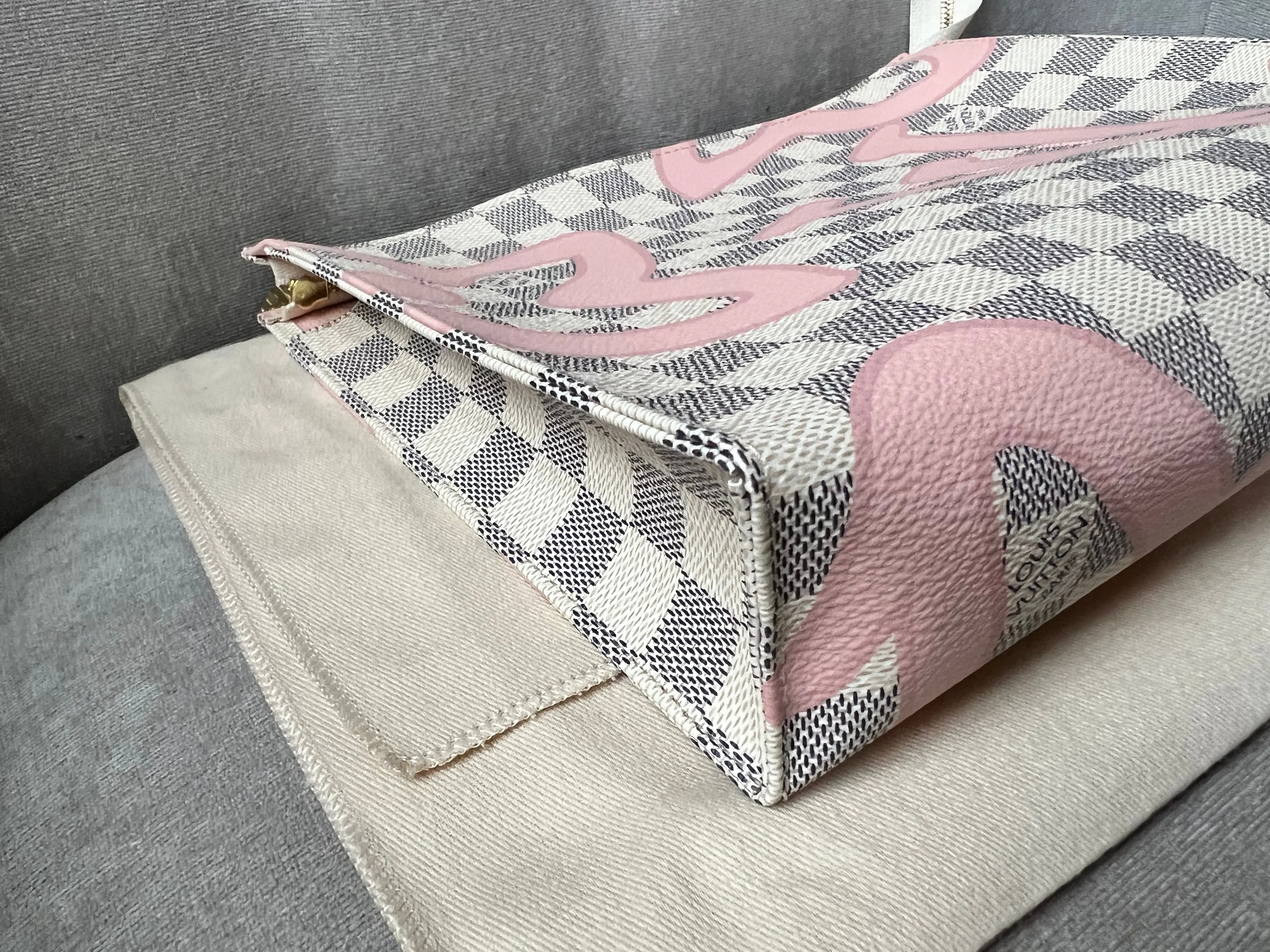 Louis Vuitton Toiletry Pouch 26 Damier Azur Tahitienne