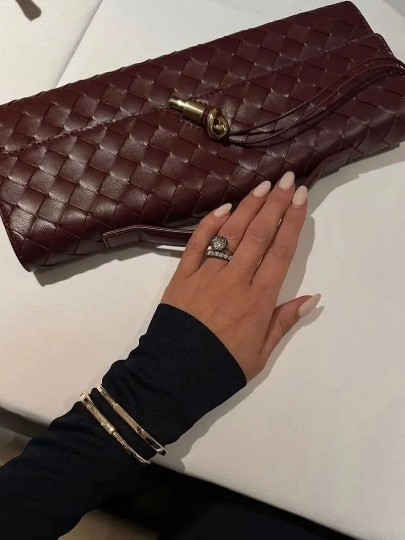The Amy Luxury Handbag – The Must-Have Accessory for 2025