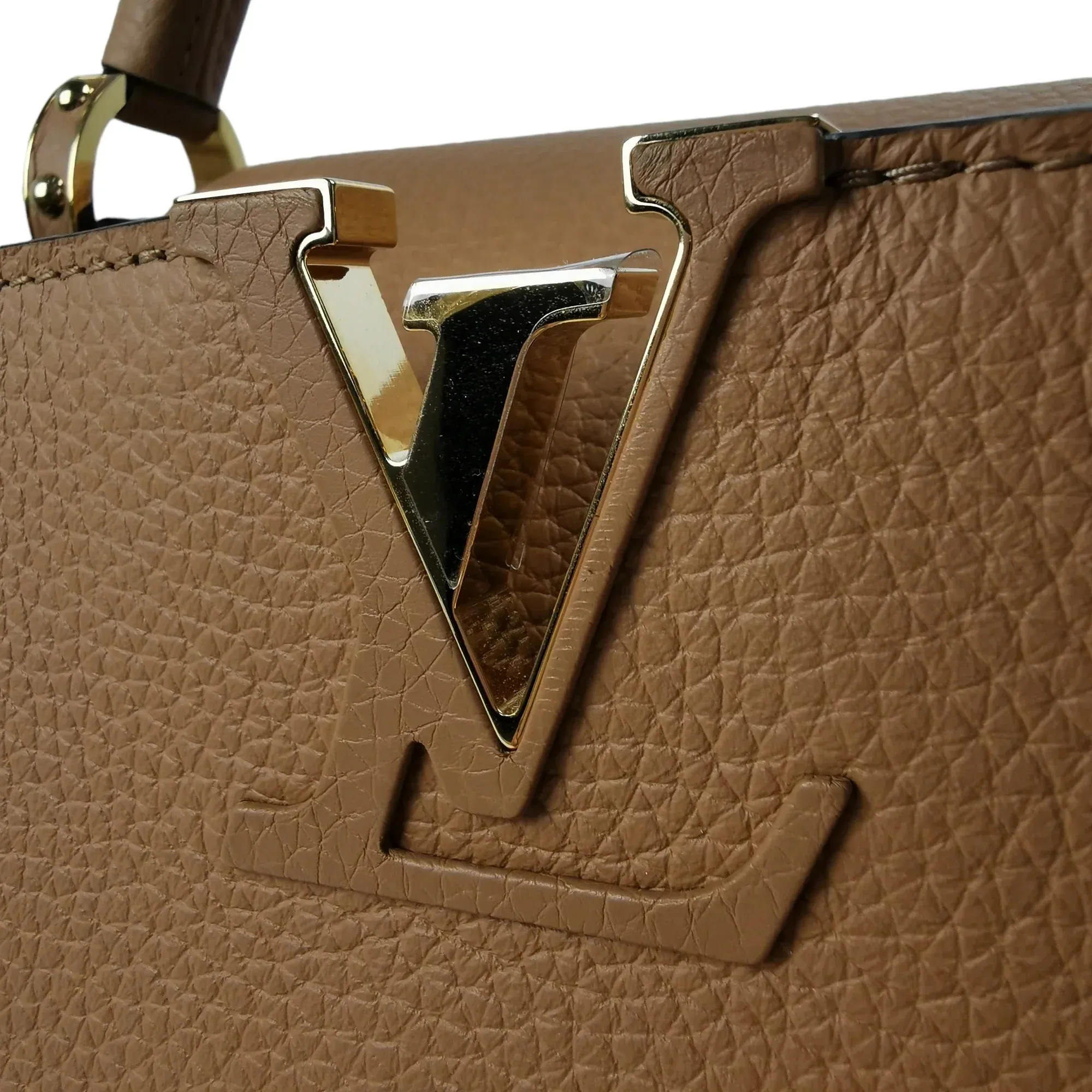 Trendy Inspired Louis Vuitton Capucines Mm Arizona Beige Taurillon